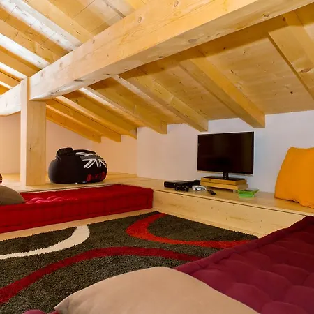 シャレー Isabelle Mountain 5 Star 5 Bedroom En Sauna Jacuzzi シャモニー